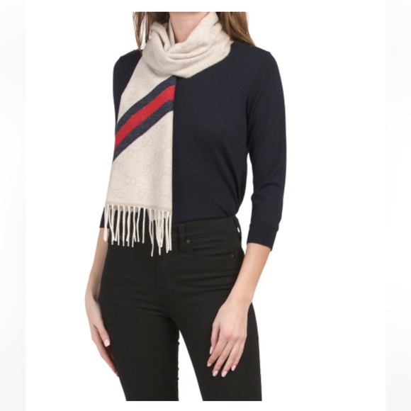 🎉HP🎉! NWT Authentic GUCCI Wool Scarf. 
Made In Italy. - Picture 3 of 3